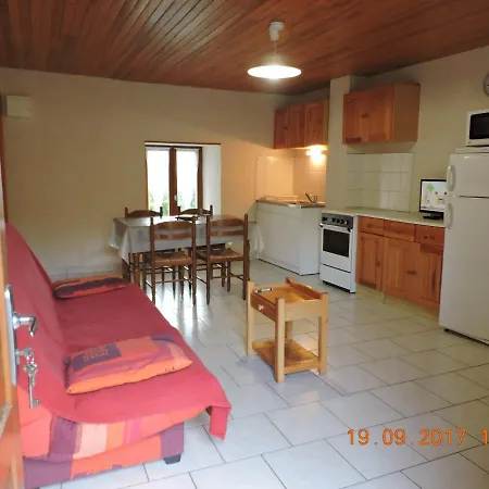 Apartment Au Pied Du Mont Lozere 3 *
